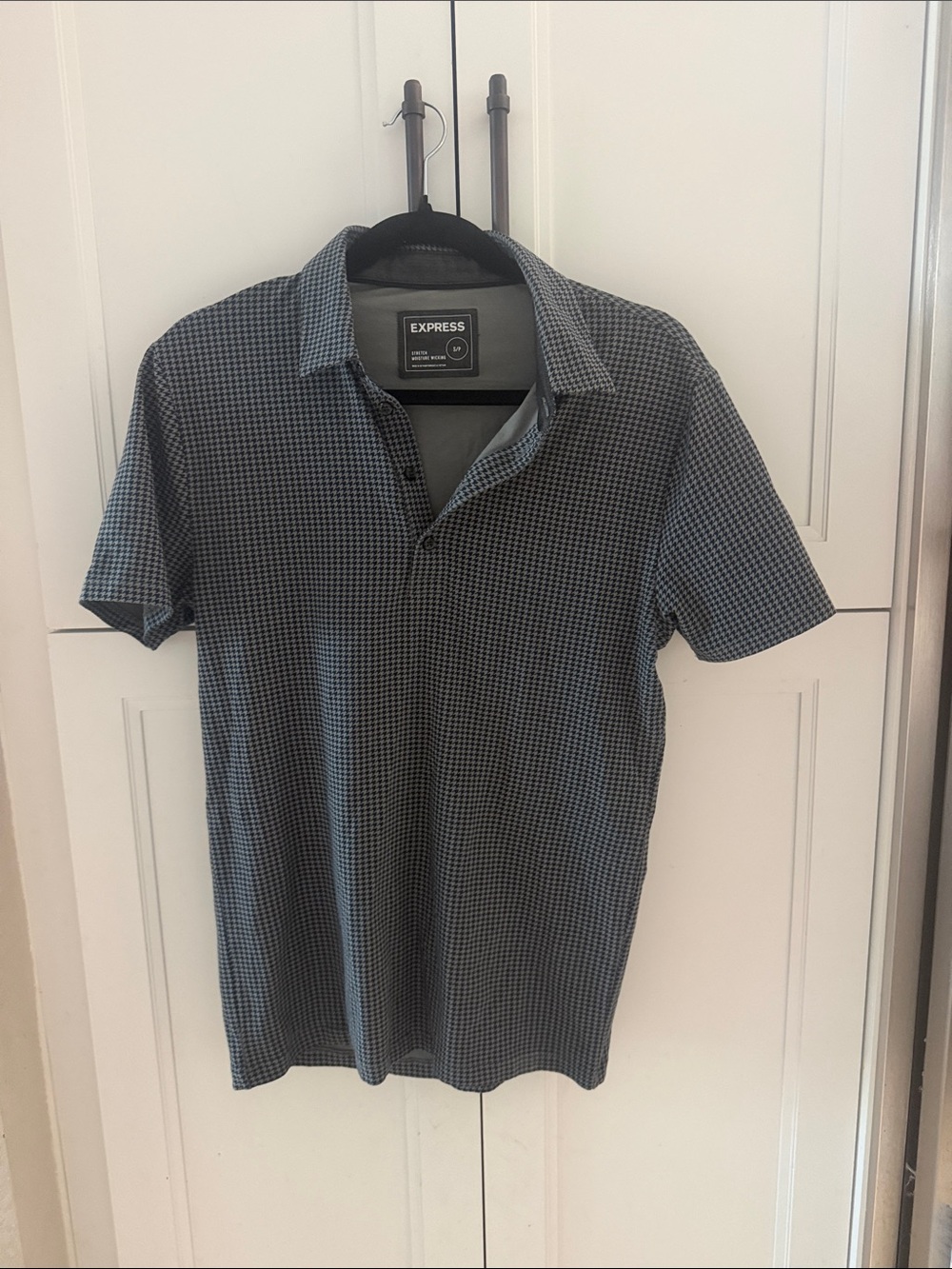 Express Men’s Short-Sleeve Polo Shirt in Black/Gray